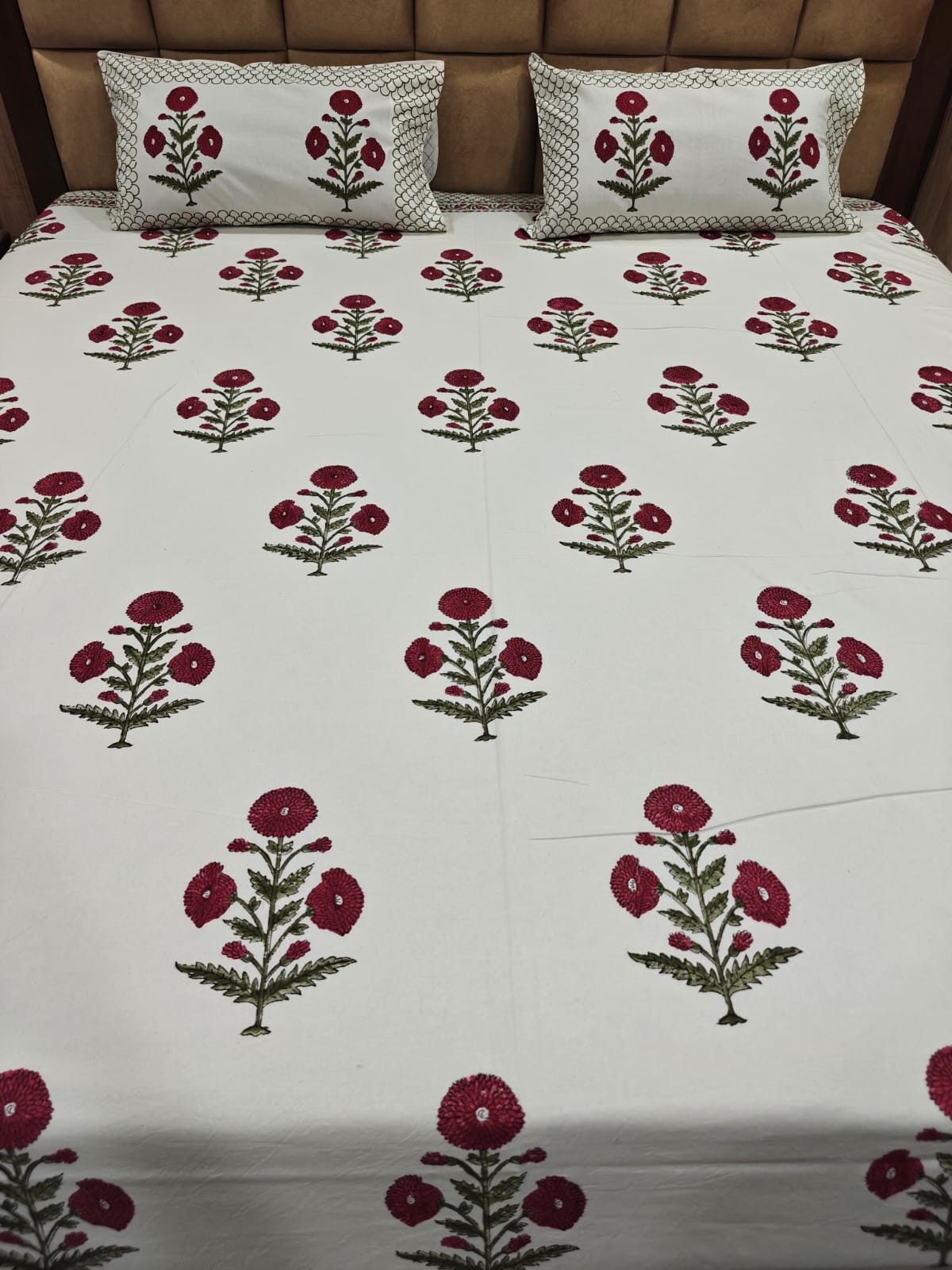 Handblock Printed 100% Cotton 250 TC King Bedsheet Set with 2 Pillow Covers - Mehrun Bagh