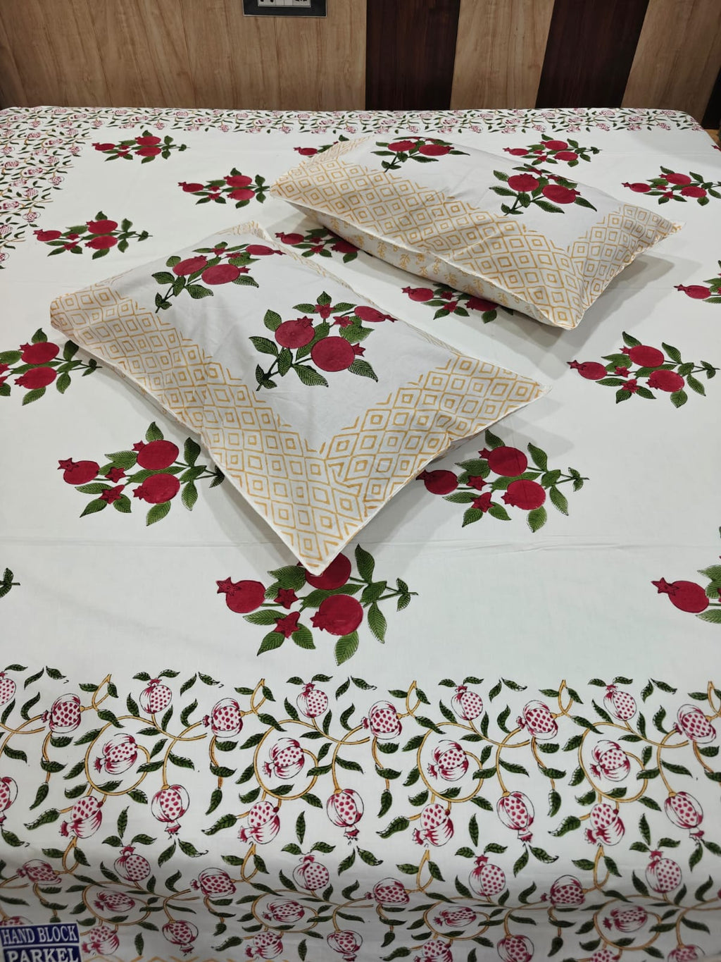 350 TC Handblock Percale Cotton King Bedsheet Set with 2 Pillow Covers - Anar Bagh