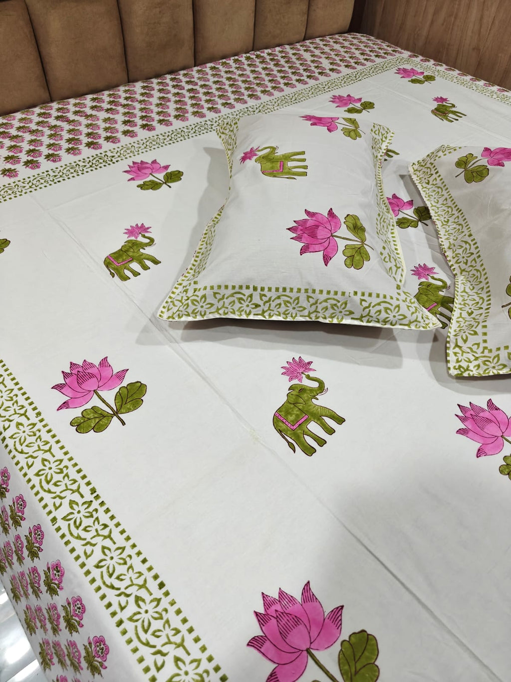 350 TC Handblock Percale Cotton King Bedsheet Set with 2 Pillow Covers - Padma Hathi