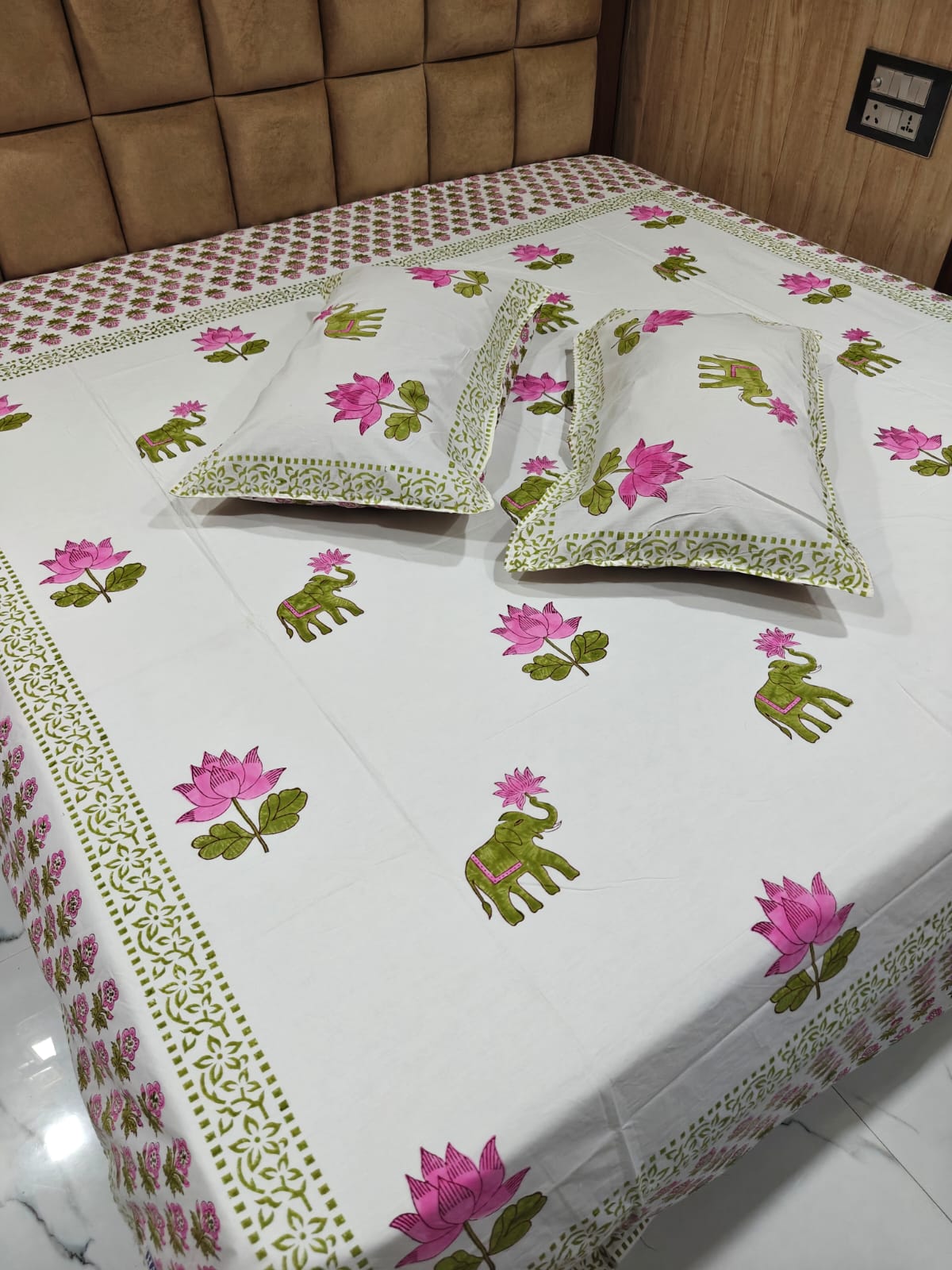 350 TC Handblock Percale Cotton King Bedsheet Set with 2 Pillow Covers - Padma Hathi