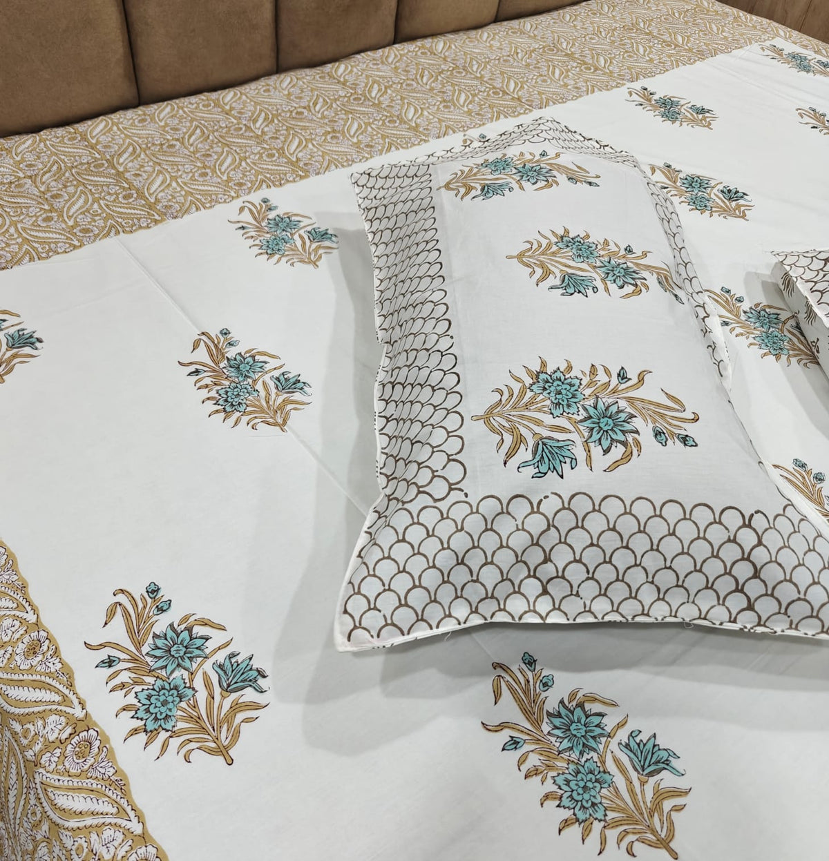 350 TC Handblock Percale Cotton King Bedsheet Set with 2 Pillow Covers - Firoza Mehak