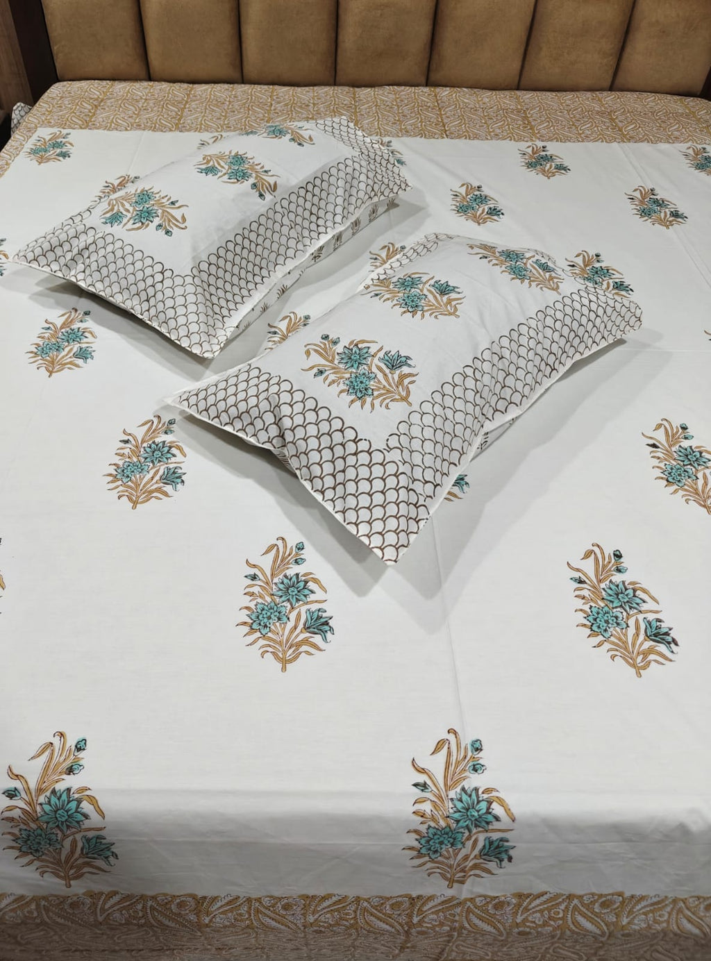 350 TC Handblock Percale Cotton King Bedsheet Set with 2 Pillow Covers - Firoza Mehak