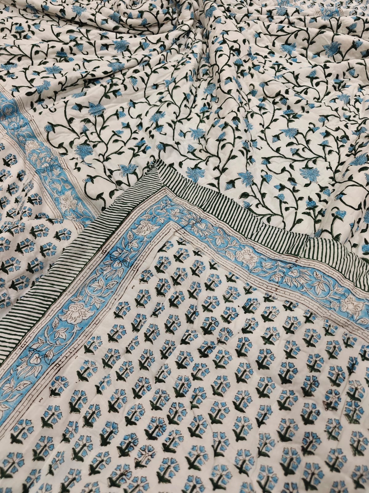 Premium Reversible Handblock Printed Mulmul King Quilt - Neel Jharokha