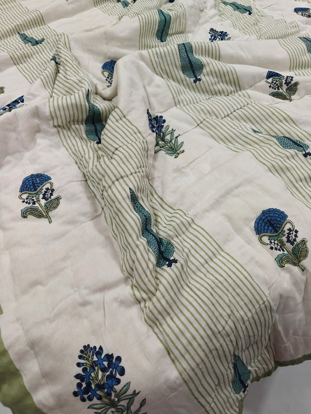 Premium Reversible Mulmul King Quilt - Neel Aranya