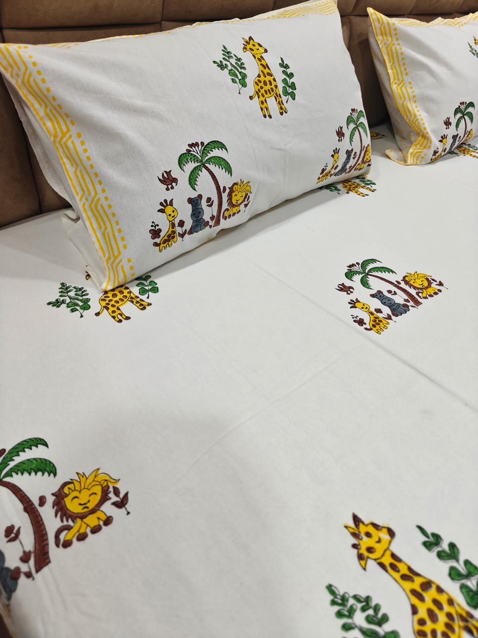 Kids 100% Cotton 250 TC King Bedsheet Set - Safari Smiles