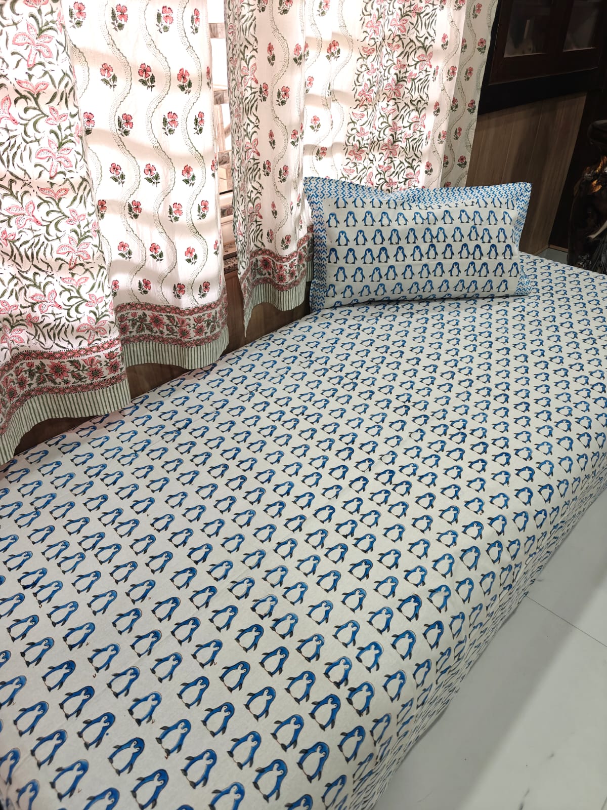 Handblock Printed Cotton Kids Single Bedsheet - Polar Pals