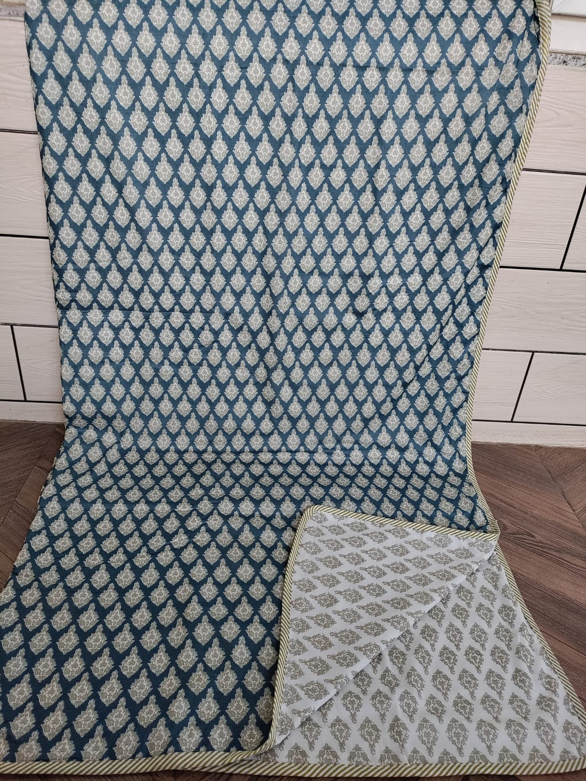 Tulip Collection Reversible Mulmul Single Dohar