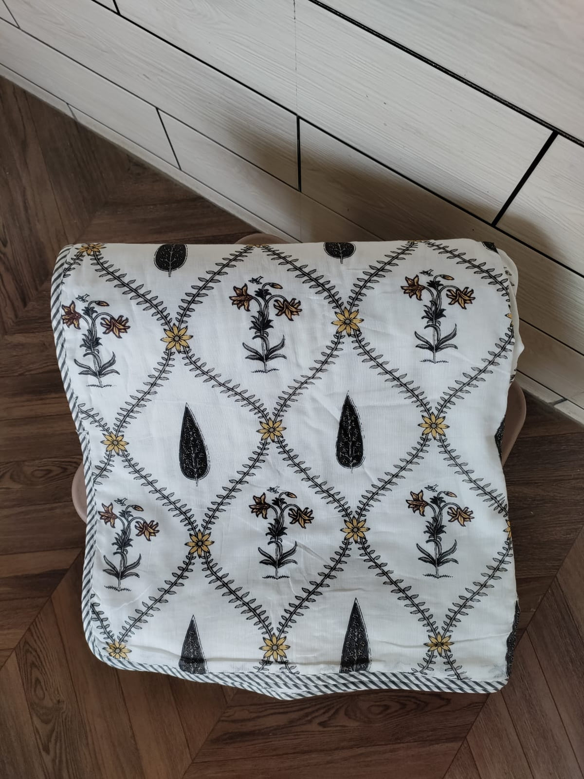 Tulip Collection Reversible Mulmul Single Dohar