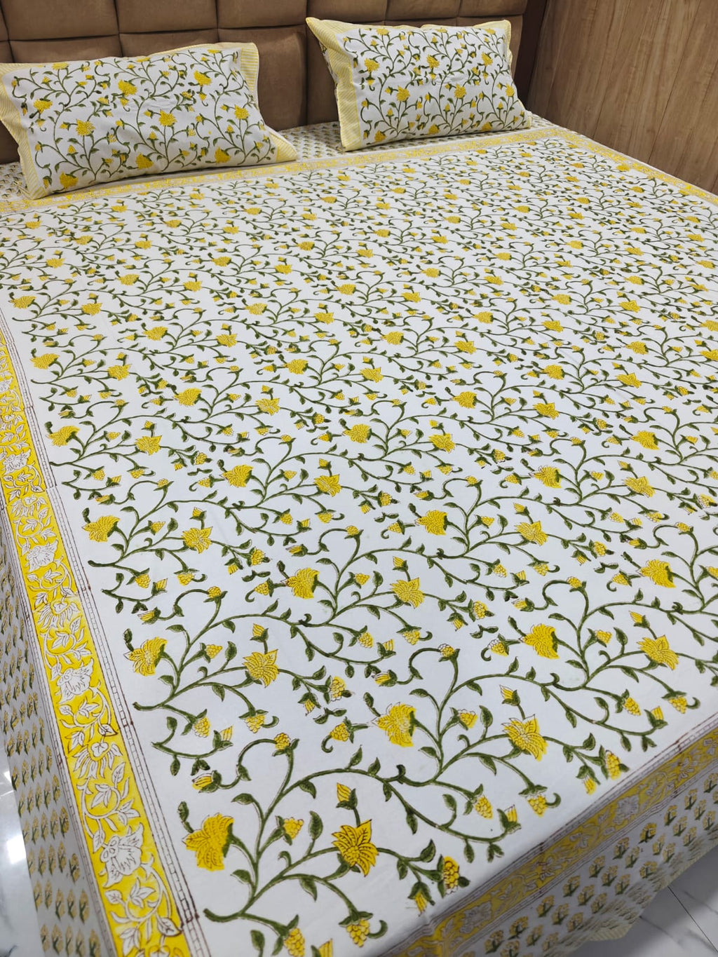 Handblock Printed 100% Cotton Super King Bedsheet Set - Peeli Bela