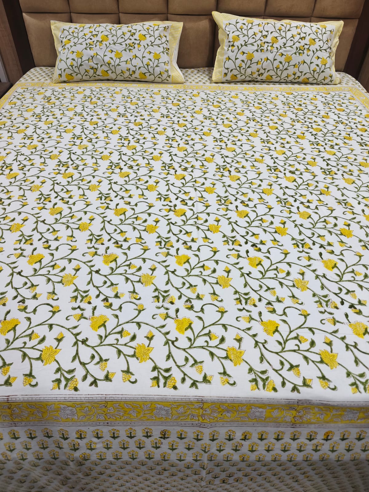 Handblock Printed 100% Cotton Super King Bedsheet Set - Peeli Bela