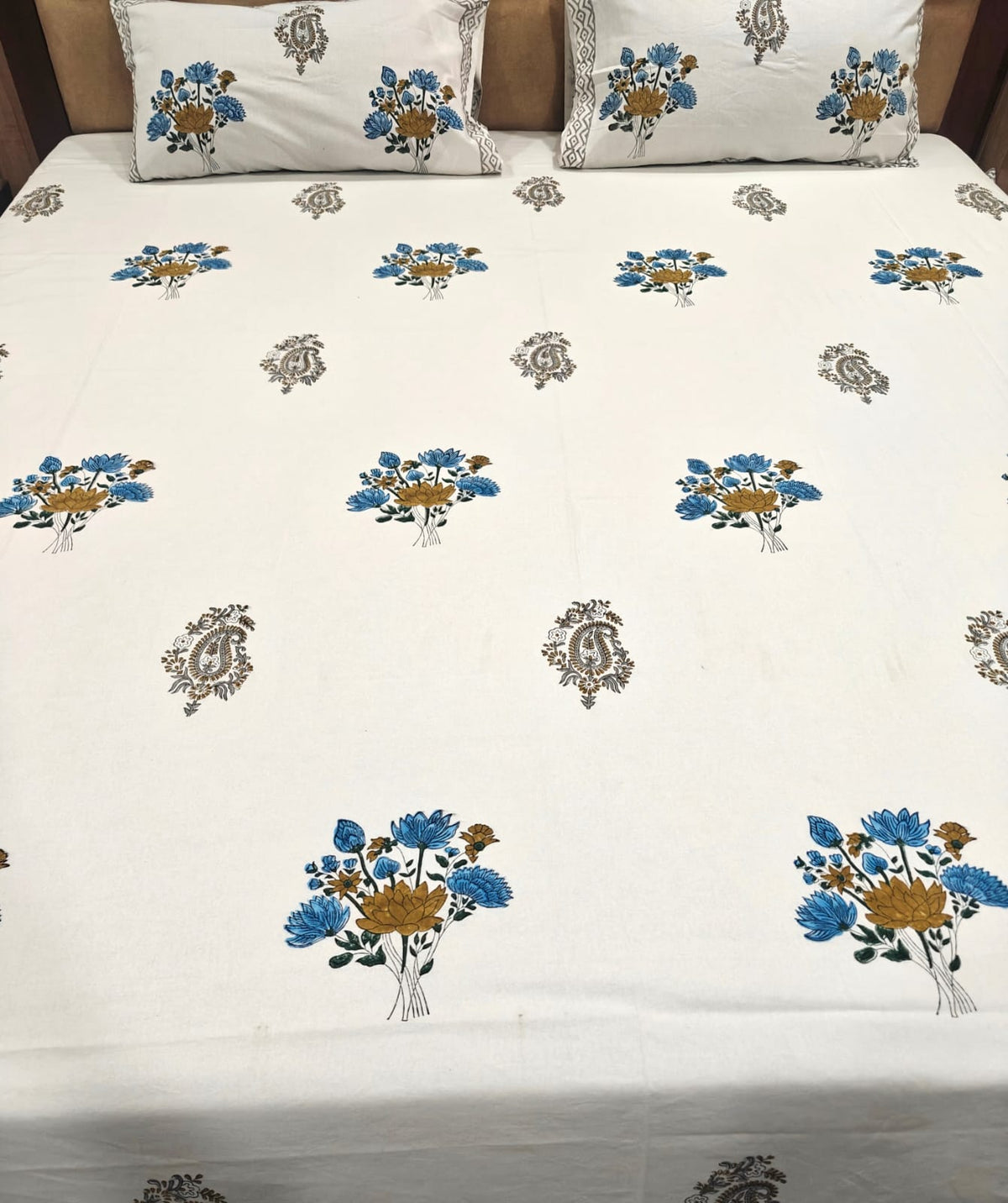 Handblock Printed 100% Cotton Super King Bedsheet Set - Neel Kamal Bouquet
