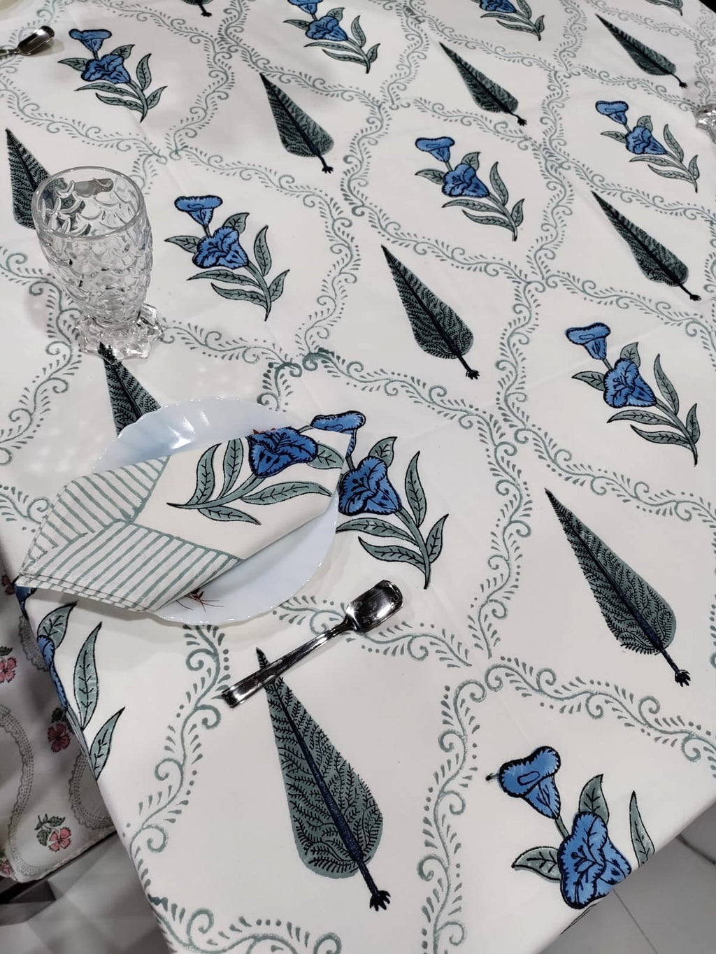 Handblock Printed Cotton Dining Table Cover & 6 Napkin Set - Neel Pushp