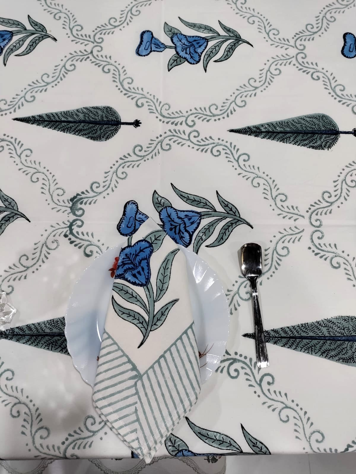 Handblock Printed Cotton Dining Table Cover & 6 Napkin Set - Neel Pushp