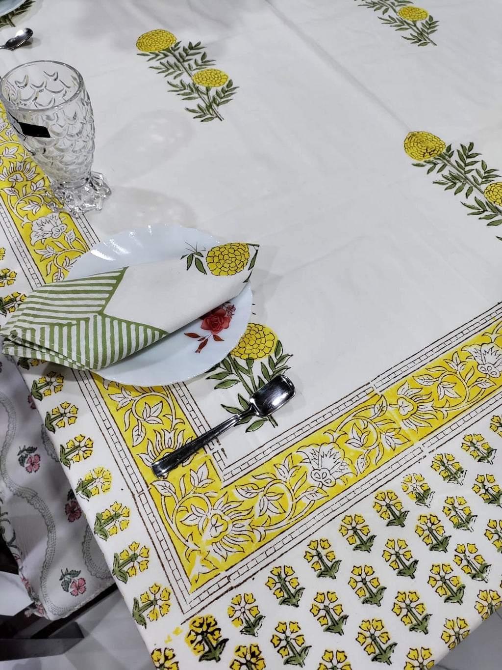 Handblock Printed Cotton Dining Table Cover & 6 Napkin Set - Sunehri Genda