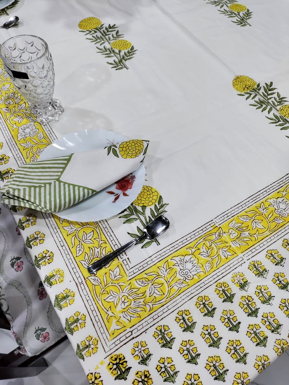 Handblock Printed Cotton Dining Table Cover & 6 Napkin Set - Sunehri Genda